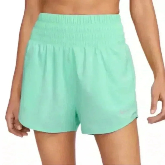 NWT Nike women’s training loose fit shorts size XS - Picture 1 of 4